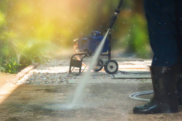 Best Pool Deck Cleaning  in Booneville, MS